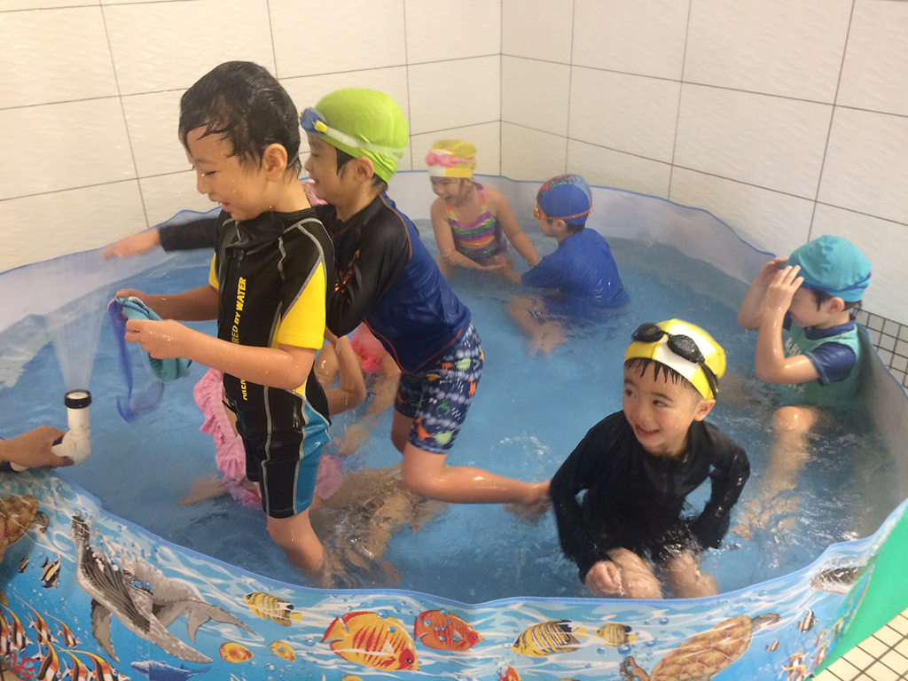 水を怖がっていた子も水泳が好きになり「また来たい」と言う様になります。